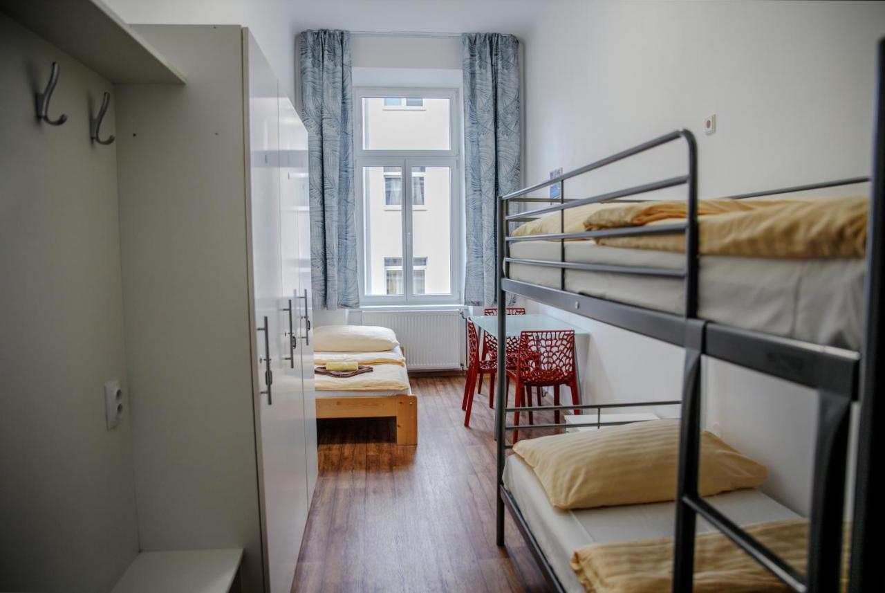 Cuba Bar & Hostel تشيسكي بوديوفيتسه المظهر الخارجي الصورة