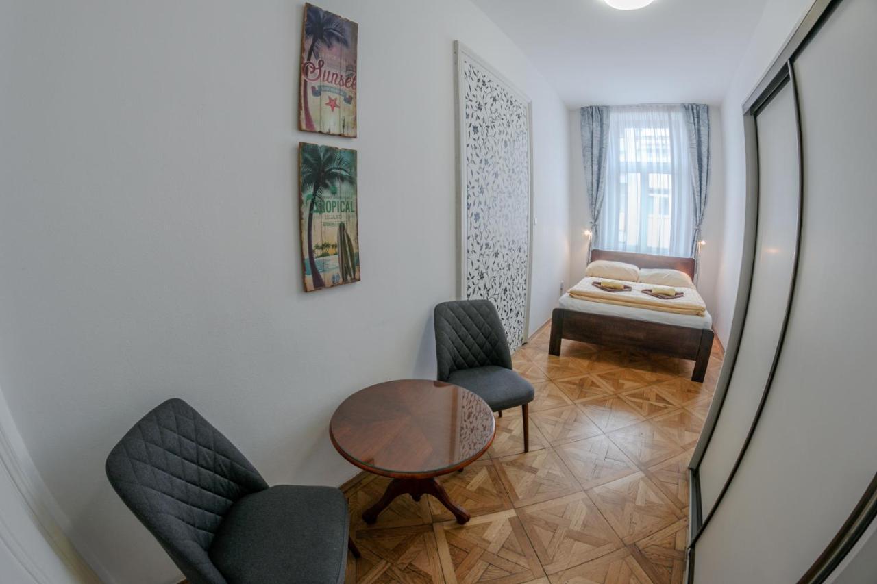 Cuba Bar & Hostel تشيسكي بوديوفيتسه المظهر الخارجي الصورة
