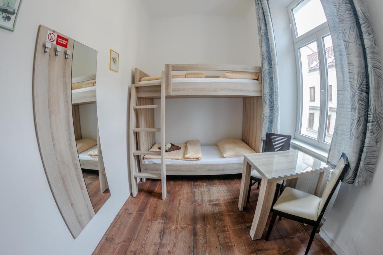 Cuba Bar & Hostel تشيسكي بوديوفيتسه المظهر الخارجي الصورة