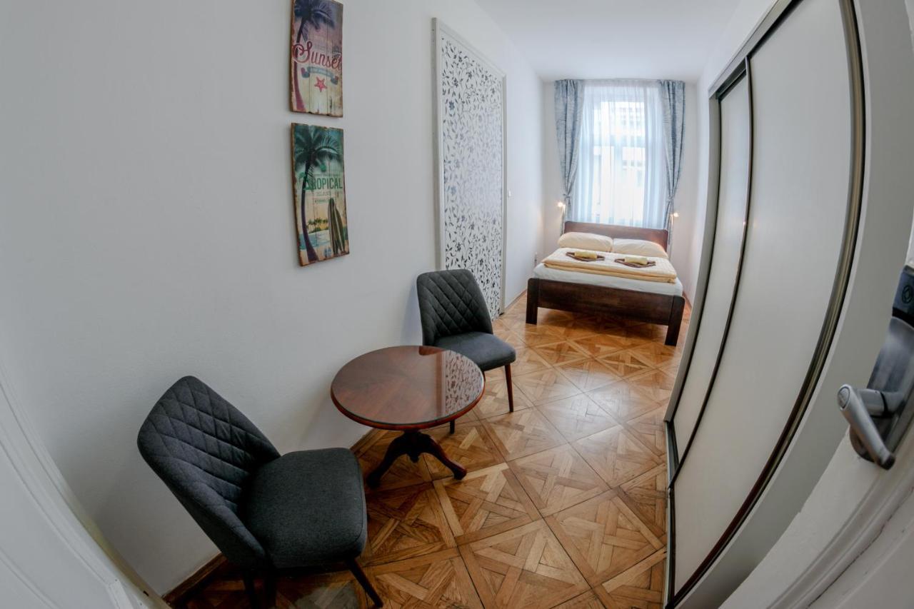 Cuba Bar & Hostel تشيسكي بوديوفيتسه المظهر الخارجي الصورة