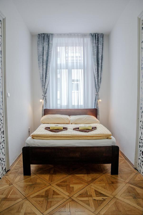 Cuba Bar & Hostel تشيسكي بوديوفيتسه المظهر الخارجي الصورة