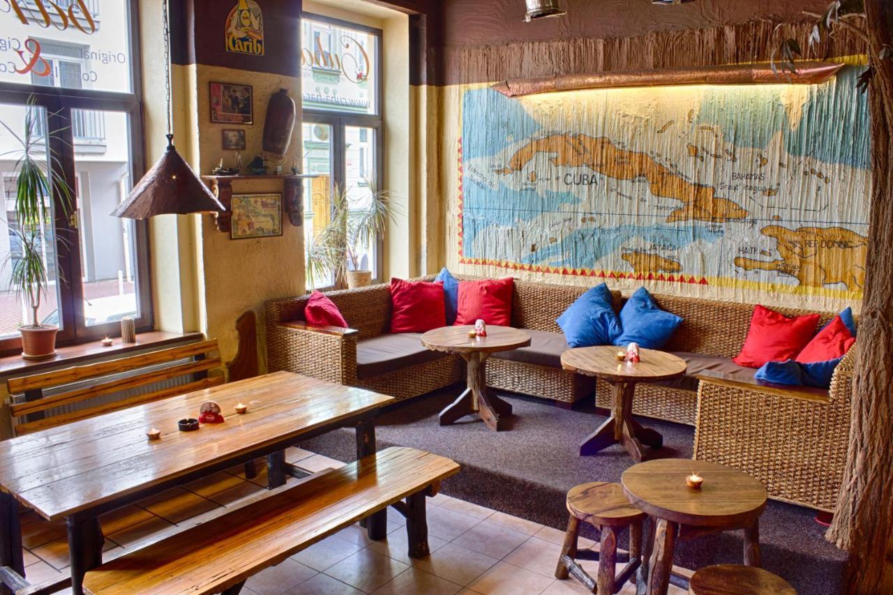 Cuba Bar & Hostel تشيسكي بوديوفيتسه المظهر الخارجي الصورة