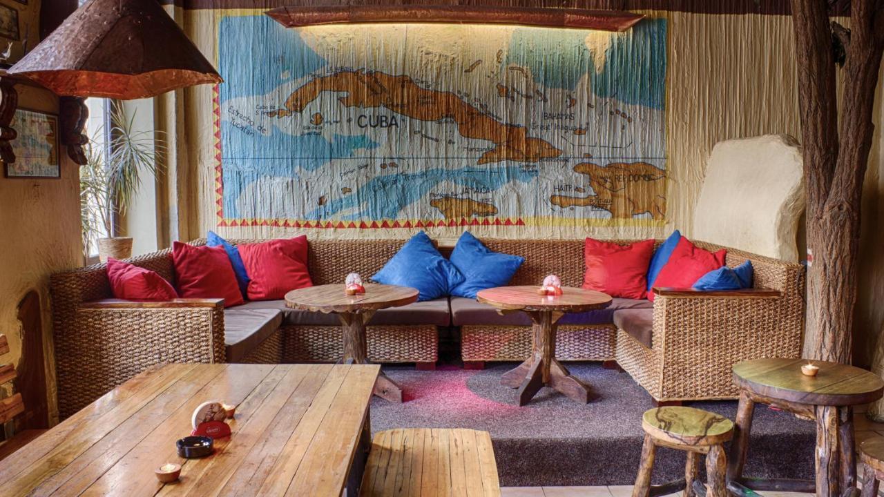 Cuba Bar & Hostel تشيسكي بوديوفيتسه المظهر الخارجي الصورة