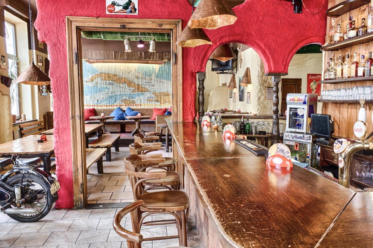 Cuba Bar & Hostel تشيسكي بوديوفيتسه المظهر الخارجي الصورة