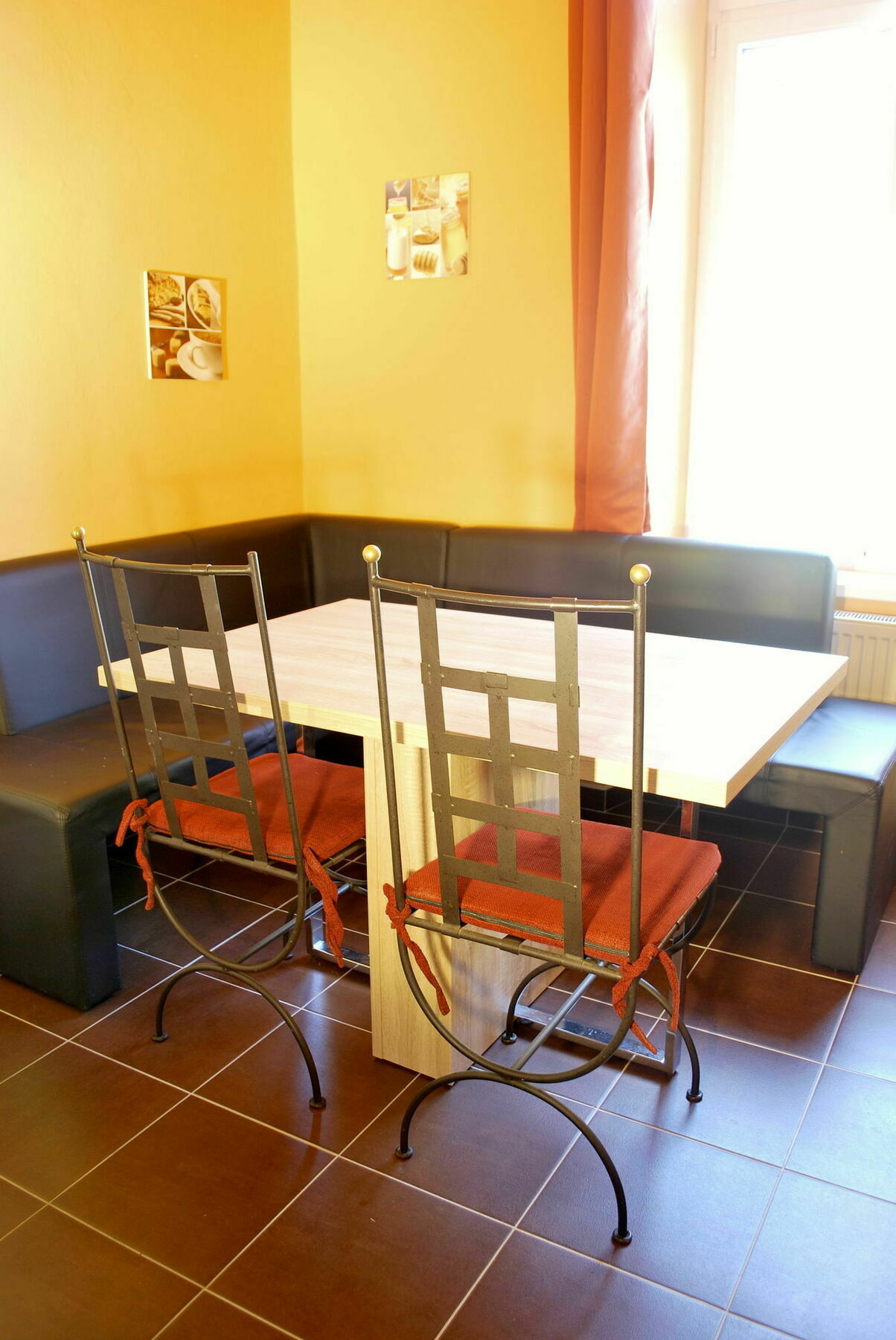 Cuba Bar & Hostel تشيسكي بوديوفيتسه المظهر الخارجي الصورة